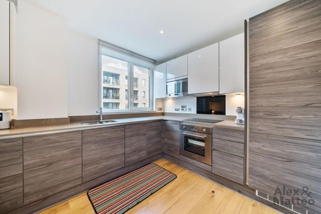 Flat 12 Aurora Point, 1 Winchester Square, London photo 4
