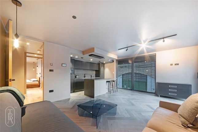 Thumbnail Flat for sale in Cremer Street, London