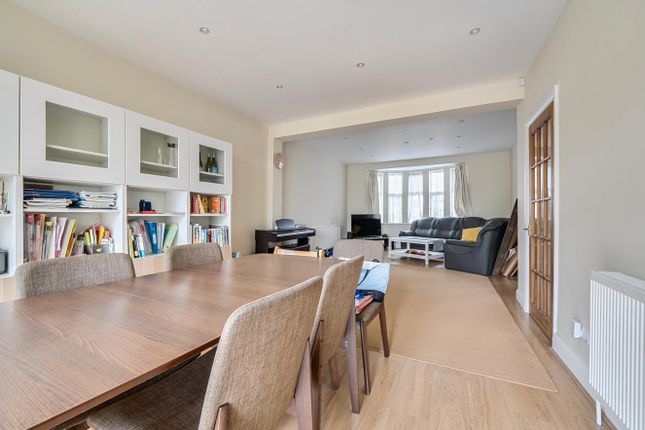 43, Cissbury Ring South, London photo 4