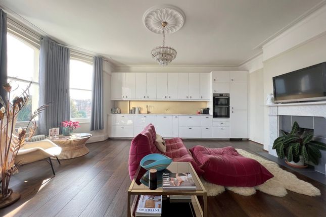 3 Bed Unfurnished Flat