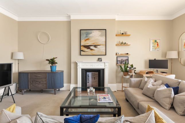 Flat 3, 22, Upper Phillimore Gardens, London photo 3