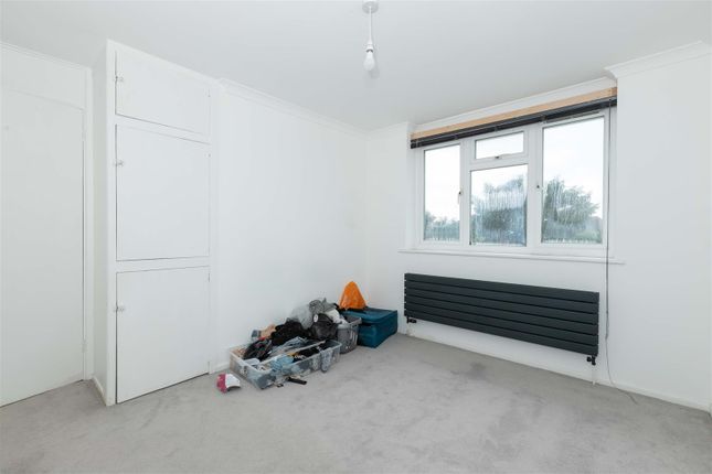 Thumbnail Semi-detached house to rent in Cedar Avenue, Worthing