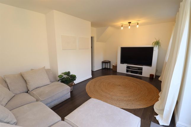 22, Hawthorn Way, Gilberdyke photo 2