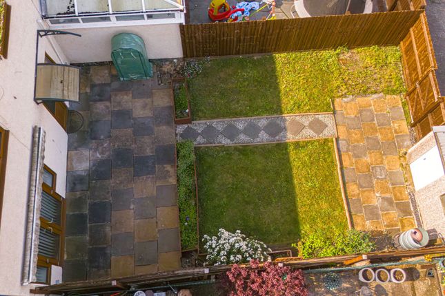 7 Maple Close, Newport photo 4