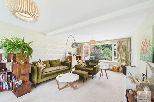 17, Rose Grove, Nottingham photo 2