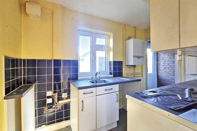 7, Russell Close, DARTFORD photo 3