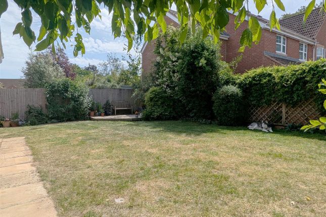 9, Spa Meadow Close, Newbury photo 2