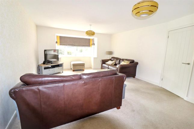 3, Lavender Close, Leicester photo 4