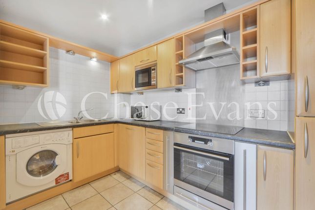 Flat 32,, Wingfield Court, Poplar photo 2