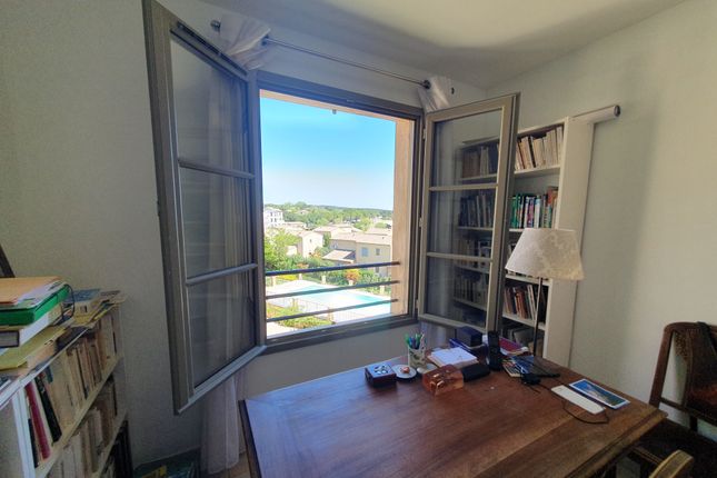 Apartment for sale in Uzes, Uzes Area, Provence - Var