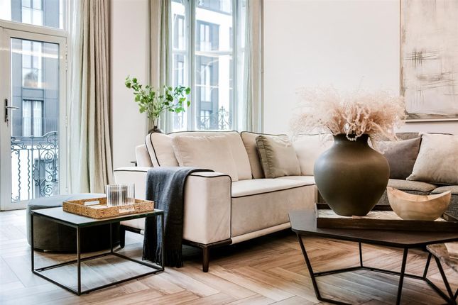 Knightsbridge Luxury  Flat 30, Wellington Court (41).Jpg