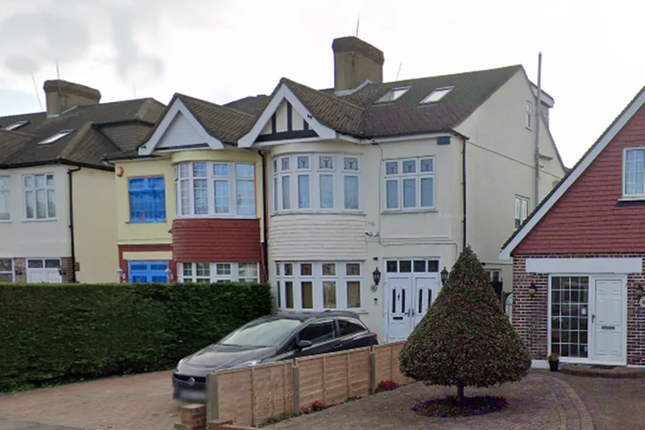 Thumbnail Room to rent in Marlborough Drive, Ilford