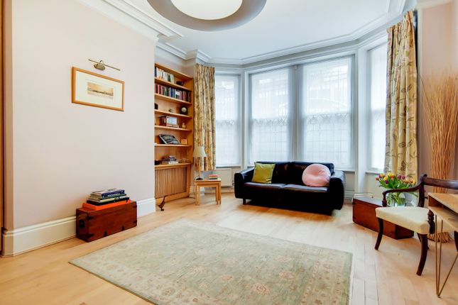 Flat for sale in Morpeth Terrace, Westminster