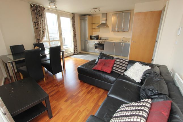 Thumbnail Flat to rent in Elmwood Lane, Leeds