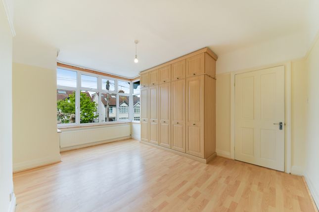 37, Somerset Avenue, London photo 3