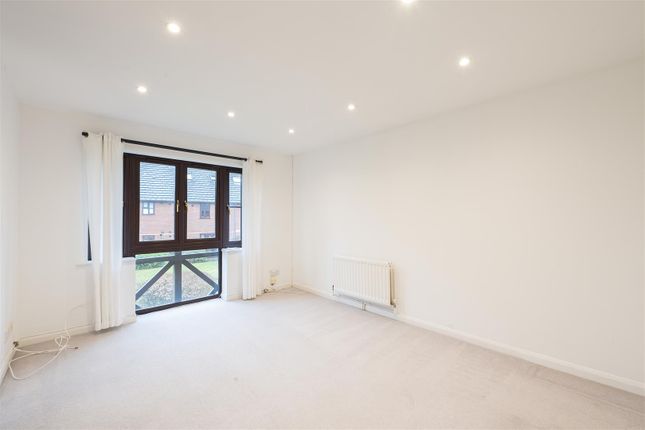 Flat 40, Balfour Court, Station Road, Harpenden photo 3