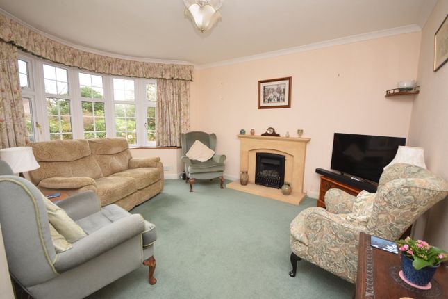 9, Parkland Grove, Farnham photo 3