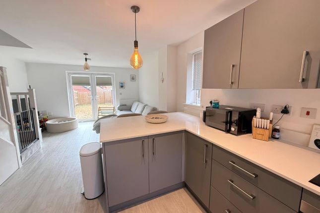 4, Kestrel Close, Northampton photo 4