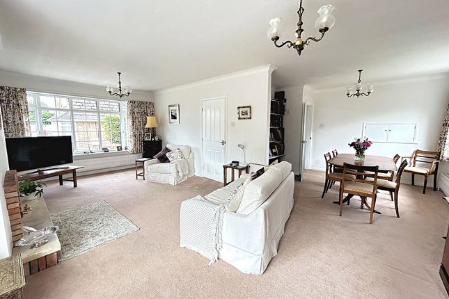 8 Willow Lane, Goostrey photo 2