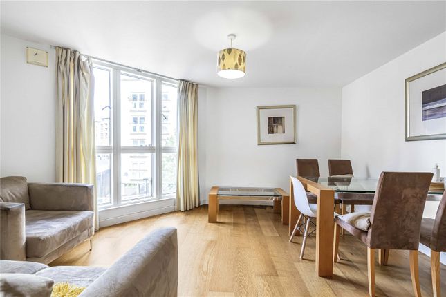 Flat to rent in Eden House, Water Gardens Square, Canada Street, London