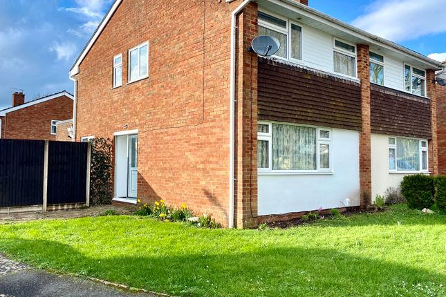 Semi-detached house to rent in Warren Avenue, Chandler's Ford, Eastleigh