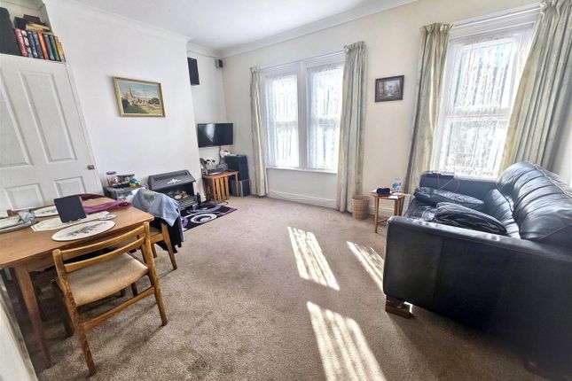 82A, North Road, Westcliff-On-Sea photo 3