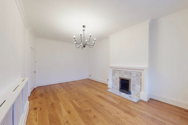 Flat 2, 61, Clifton Hill, London photo 4