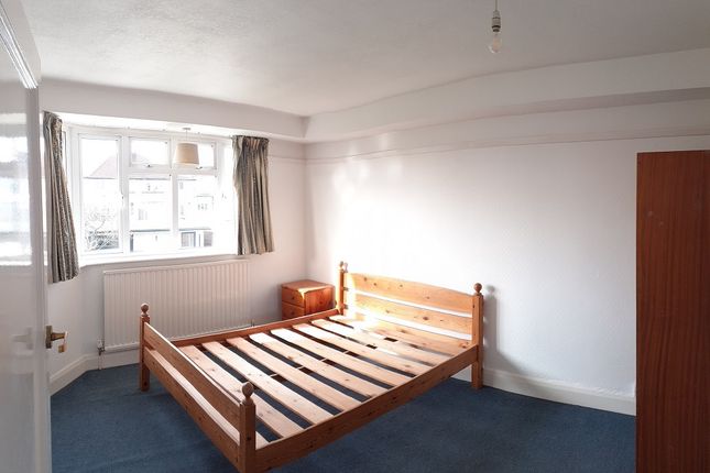 25, Rowlands Avenue, Pinner photo 5