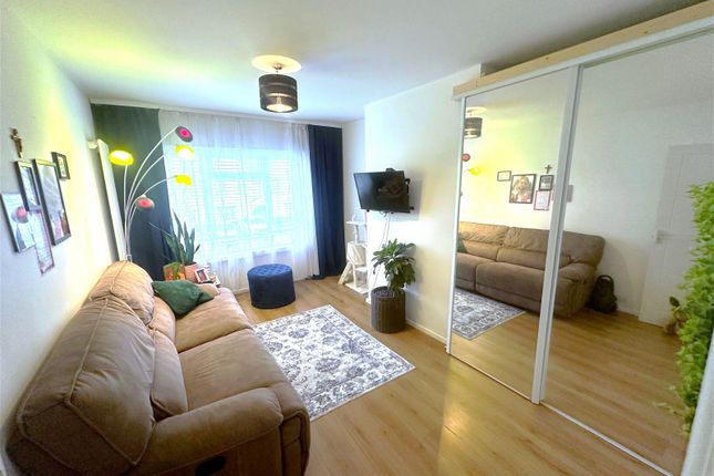 Thumbnail Maisonette for sale in Sipson Way, Sipson, West Drayton