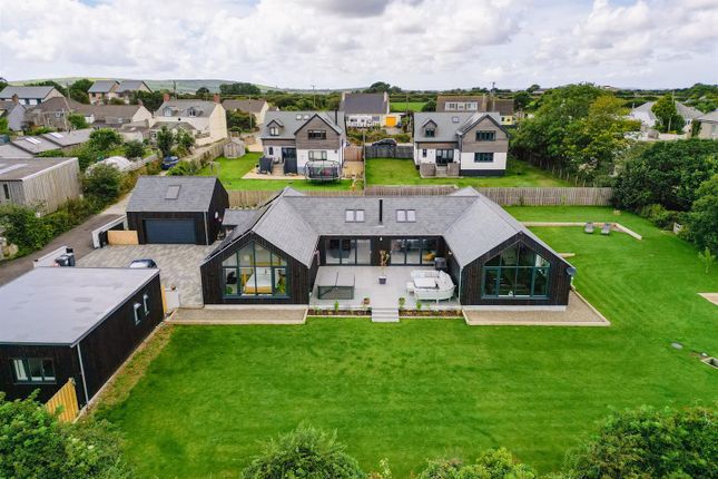 Thumbnail Bungalow for sale in Crowntown, Helston