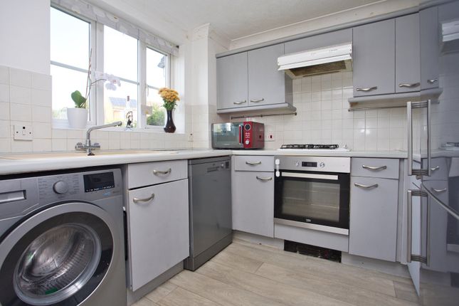 6, Mitchell Avenue, Folkestone photo 2