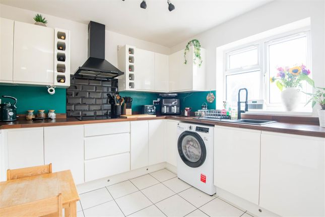 8, Dale Avenue, Chorley photo 4