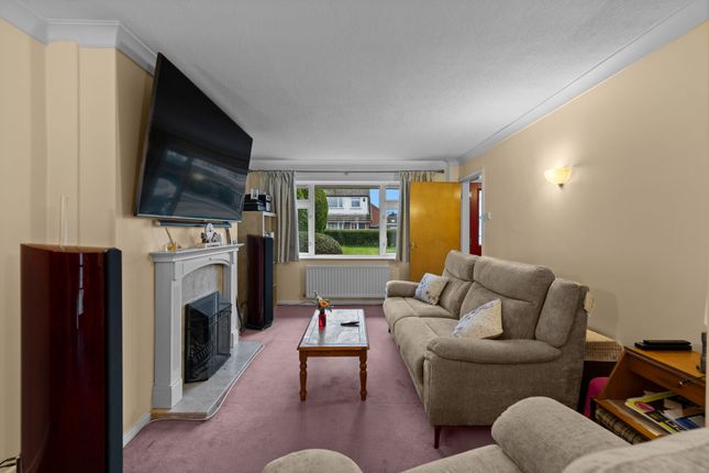 42 Parkland Close, Warrington photo 2