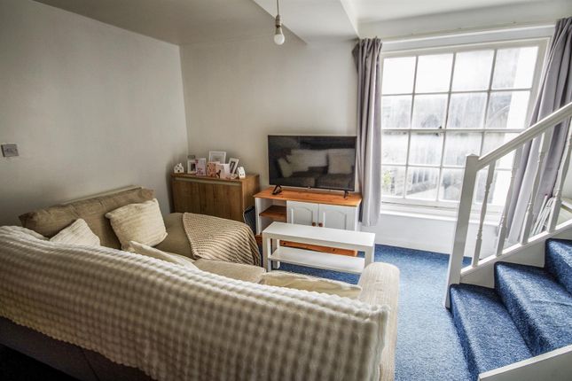 Flat 4, 12 Long Street, Dursley photo 2