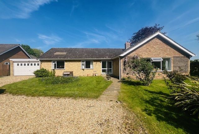 Thumbnail Bungalow to rent in Ufford Road, Bainton, Stamford