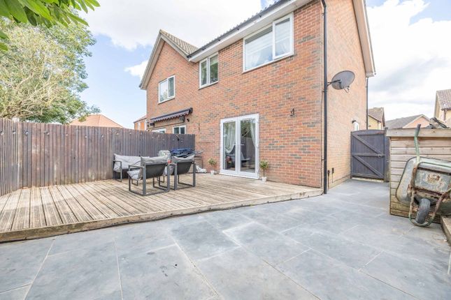 52, Coniston Drive, Canterbury photo 4