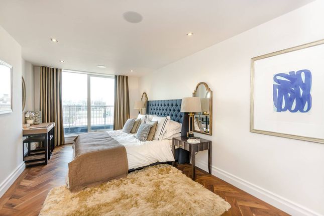 Flat for sale in The Hansom, Victoria, London