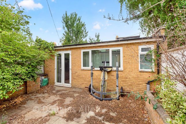 60, Wellesley Road, Ilford photo 2