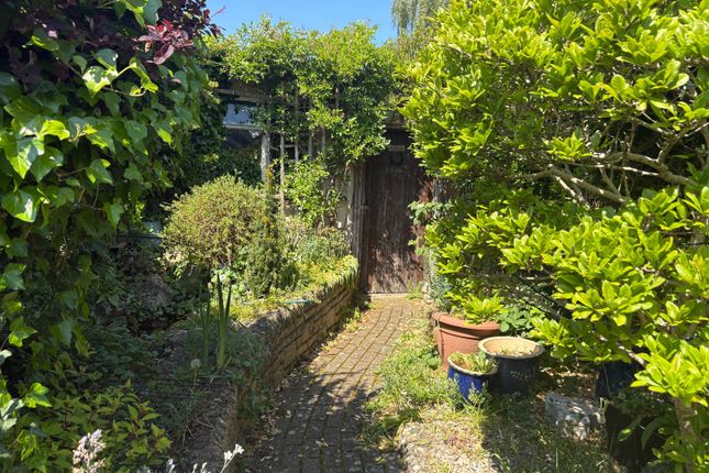 Royden,, Sherborne Street, Gloucestershire photo 3