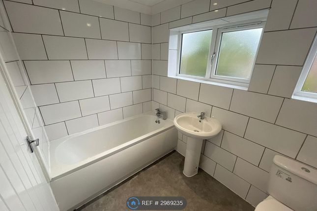 Catherine Way, Newton-Le-Willows photo 5