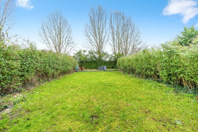 249, Barkers Lane, Bedfordshire photo 2