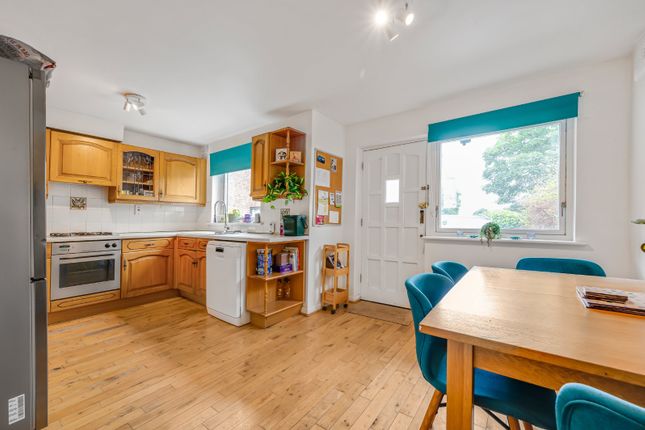 4-bed house on 79 Minster Mews,, Minster Road, London, £950,000
