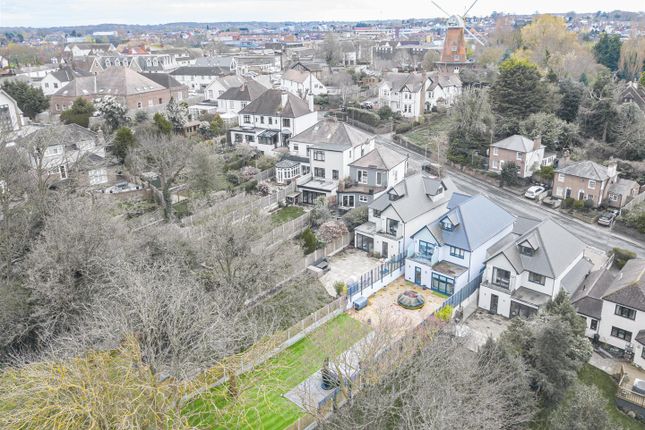 30a, London Hill, Rayleigh photo 2