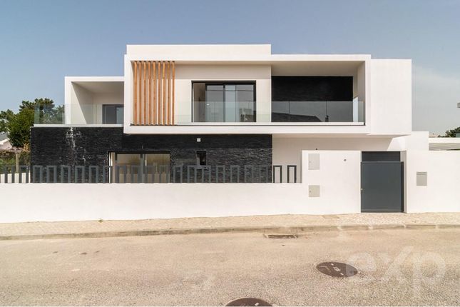 Thumbnail Detached house for sale in Street Name Upon Request, Setubal, Pt