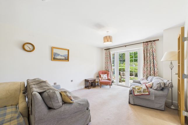 22 Eaves Court, Princes Risborough photo 3