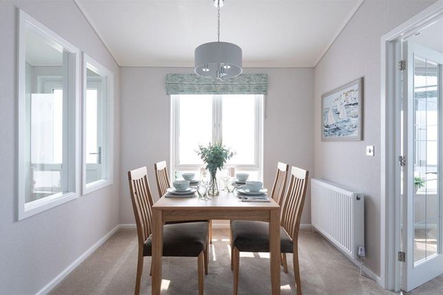 26, First Avenue, Tilehurst photo 4