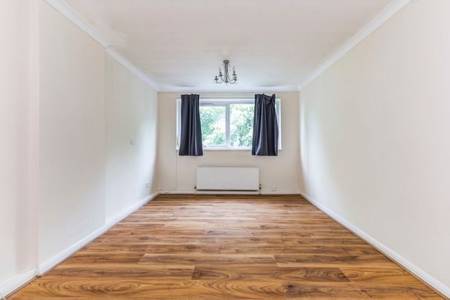 30, Onslow Gardens, Wallington photo 4