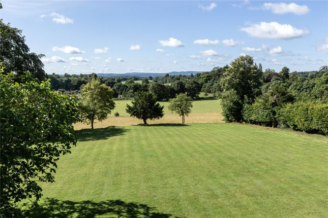 Fallowfield,, Puttenham Hill, Guildford photo 3
