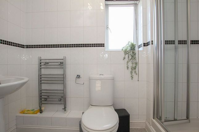 1a Bryanstone Close, Cheltenham photo 5