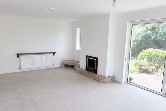 Glebe Close, Glenfield photo 3
